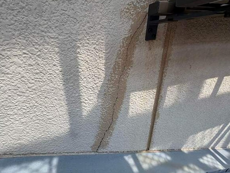モルタル外壁のひび割れ