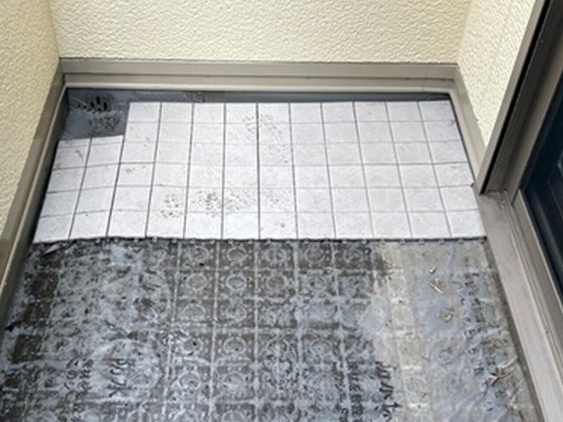 床材の下の塩ビシート防水