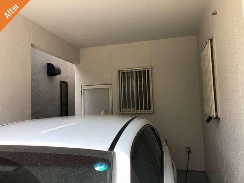 外壁塗装後のガレージ