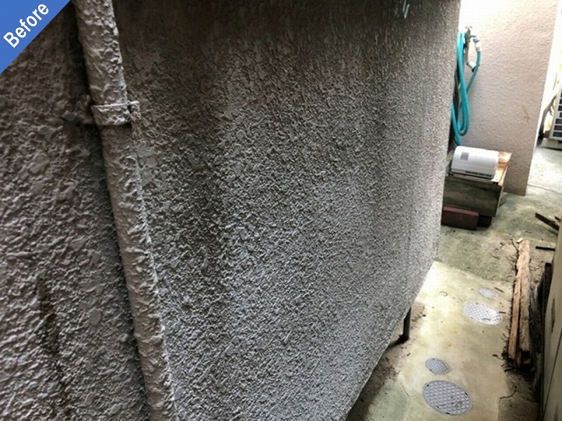 外壁塗装前のカビの発生したモルタル外壁