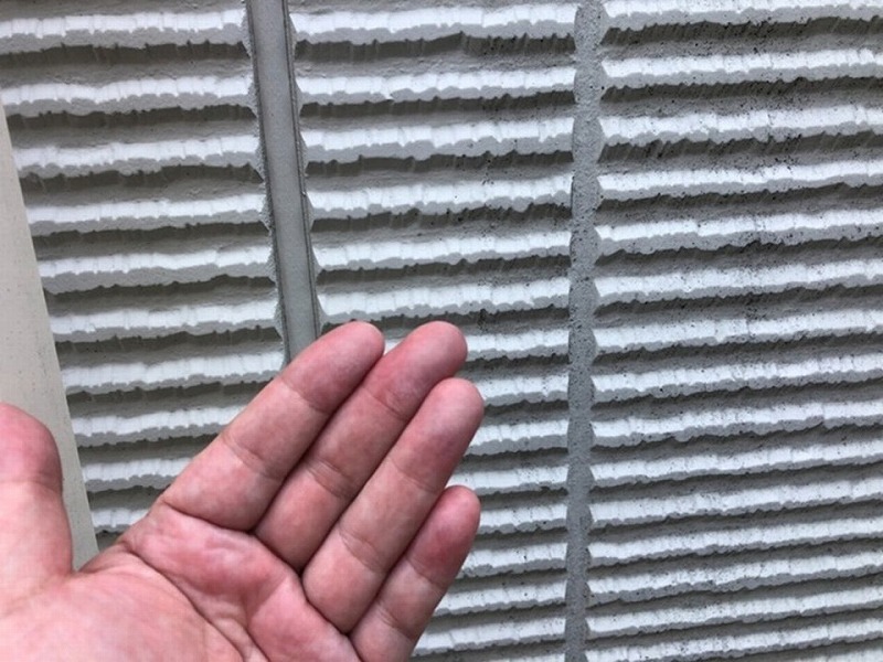 トヨタホームの窯業系サイディングのチョーキング現象