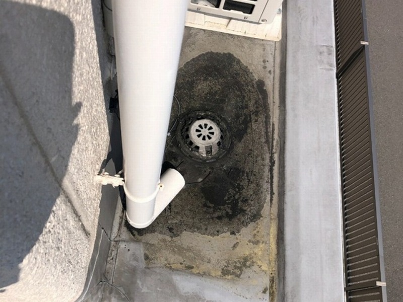 ベランダのドレン部の調査