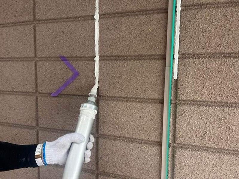 目地へコーキング材充填