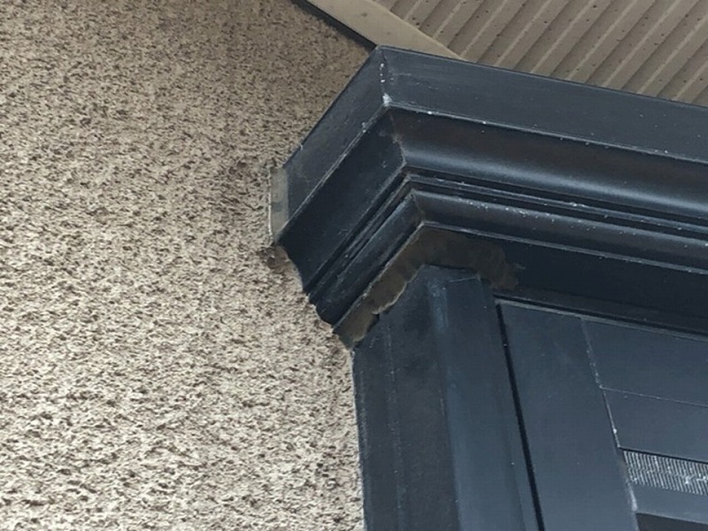 サッシ廻りのコーキング