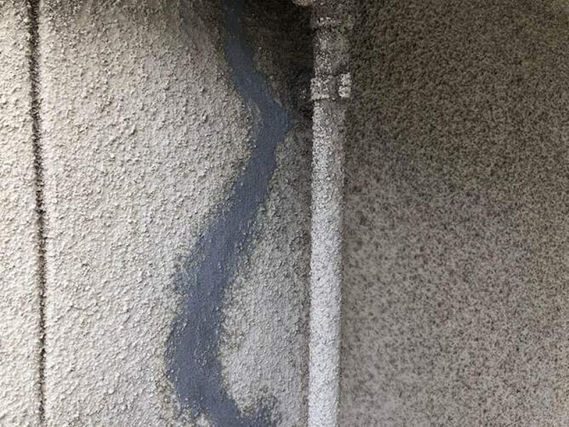 ひび割れVカット補修後の外壁