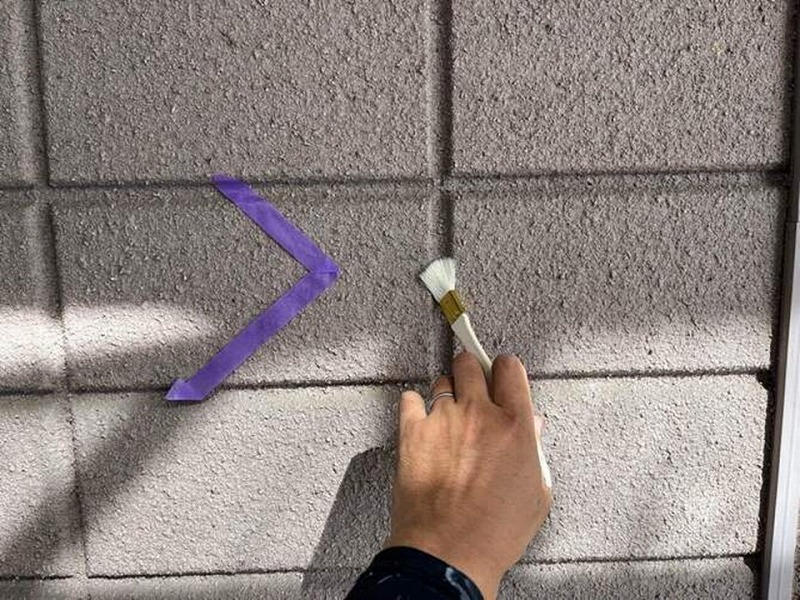 目地の清掃・プライマー塗布