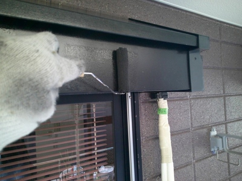 シャッターボックスの中塗り