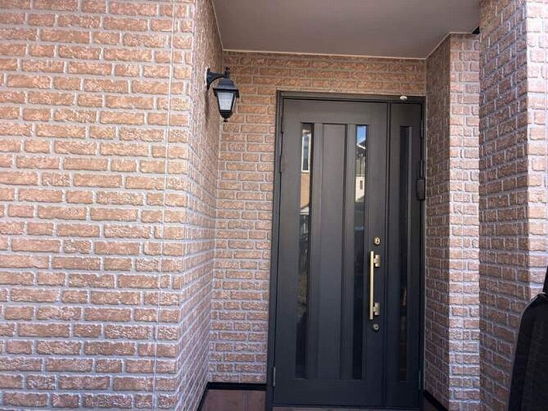 マーブルトーンで外壁塗装後の玄関廻り