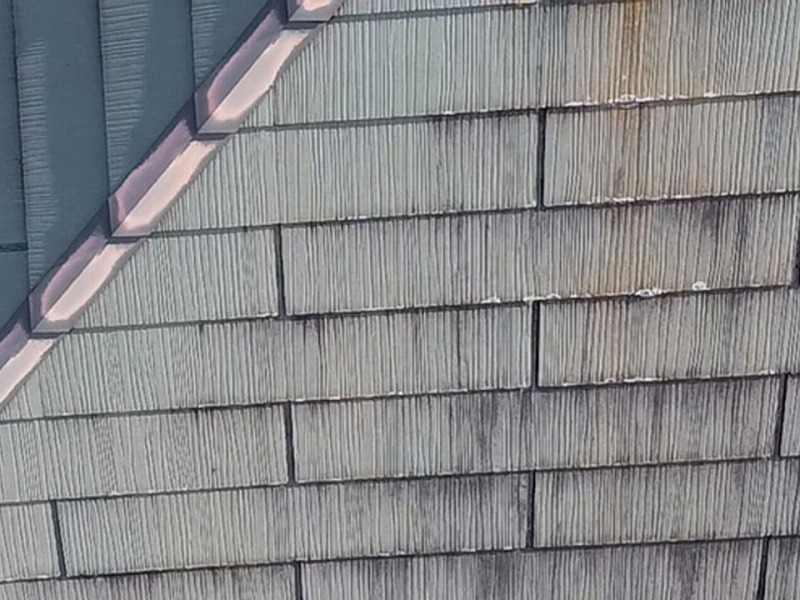 雨染みや退色が進行したグリシェイドグラッサ