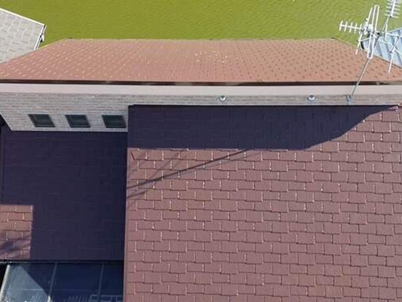 屋根塗装後のドローン撮影の様子