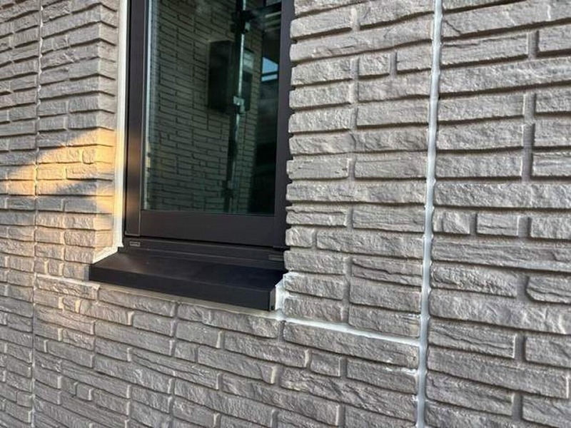 コーキング撤去打ち替え後のダインコンクリート