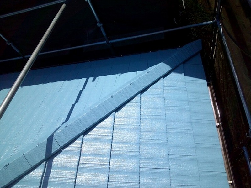 屋根塗装後のモニエル瓦の下屋根