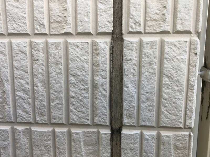 コーキングの黒ずみ