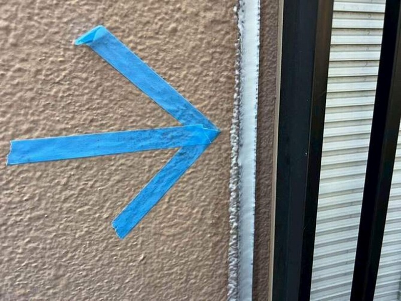 コーキング増し打ち後のサッシ廻り