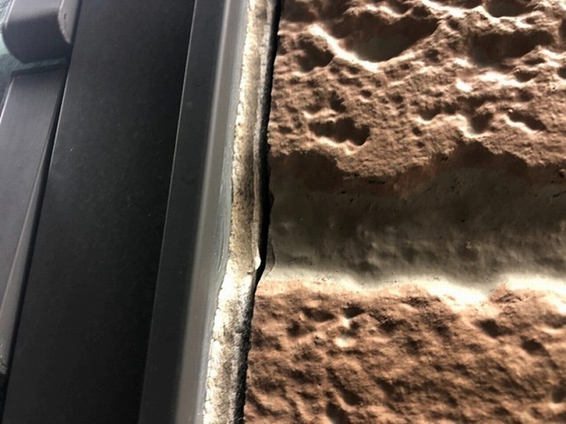 サッシ廻りのコーキングの劣化