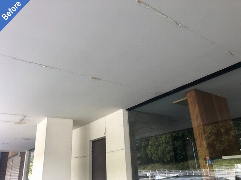 外壁塗装前のマンション玄関軒天