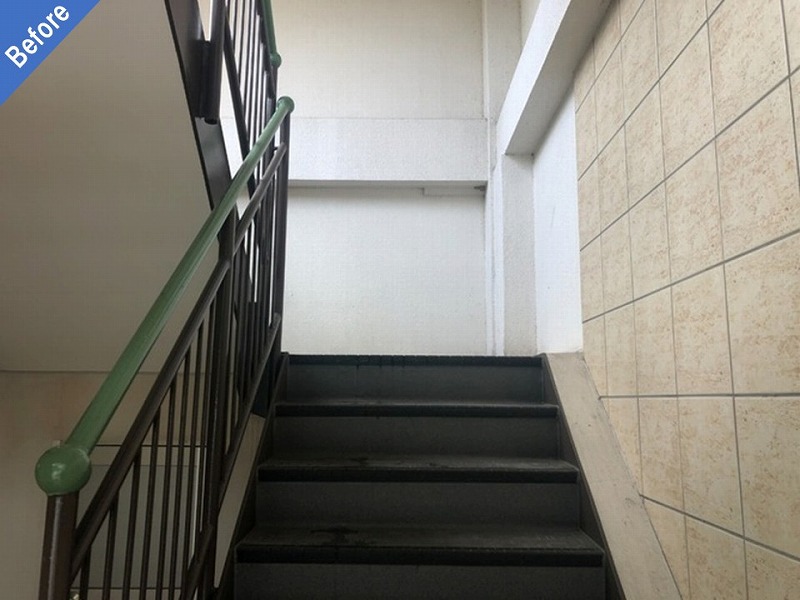 塗装工事前の階段