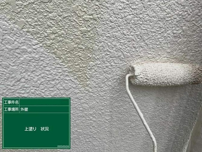 外壁の上塗り