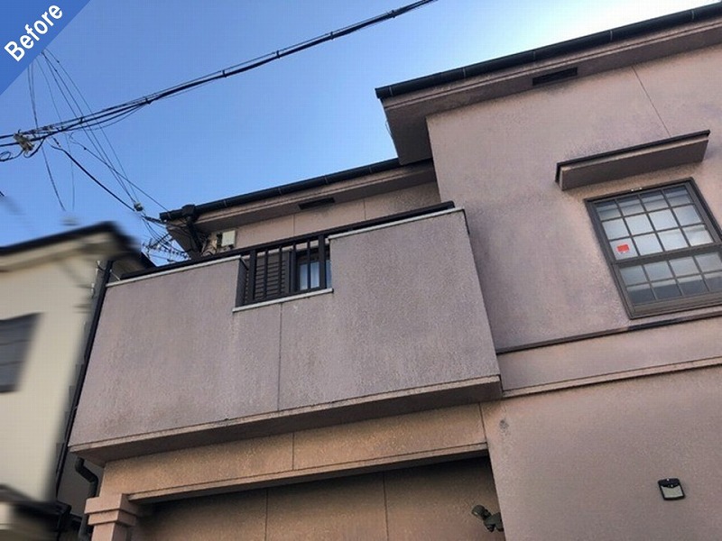 外壁塗装前のモルタル外壁の戸建て住宅