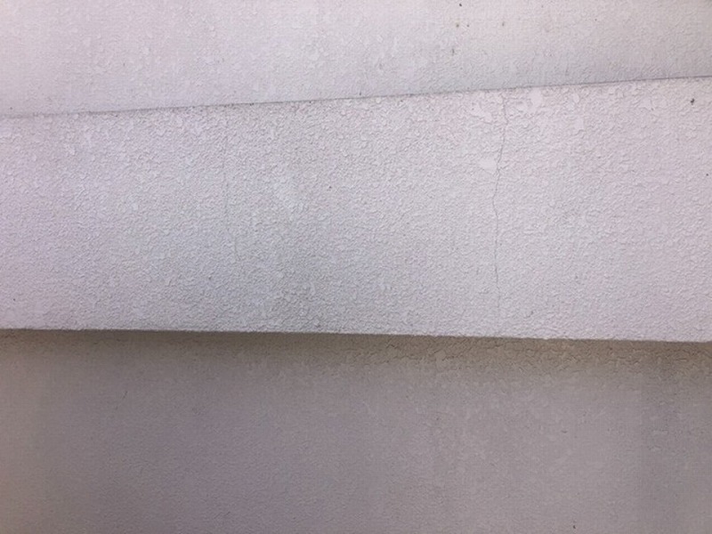 共用部外壁のひび割れ