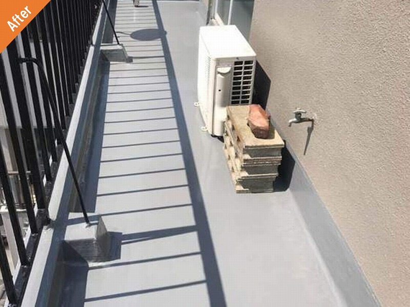 ウレタン防水工事後のマンションベランダ