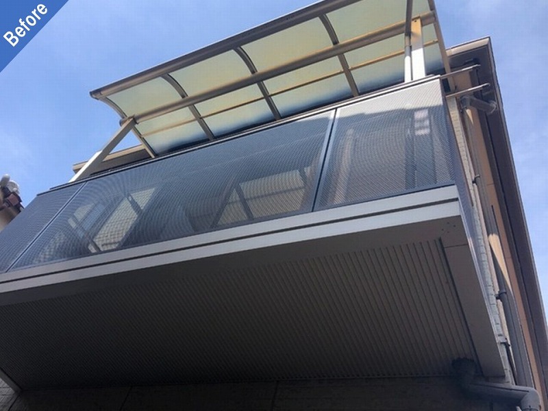 外壁塗装前の軒天とサイディング