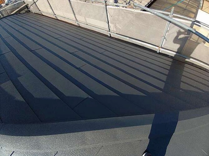 屋根カバー工法後の屋根全景