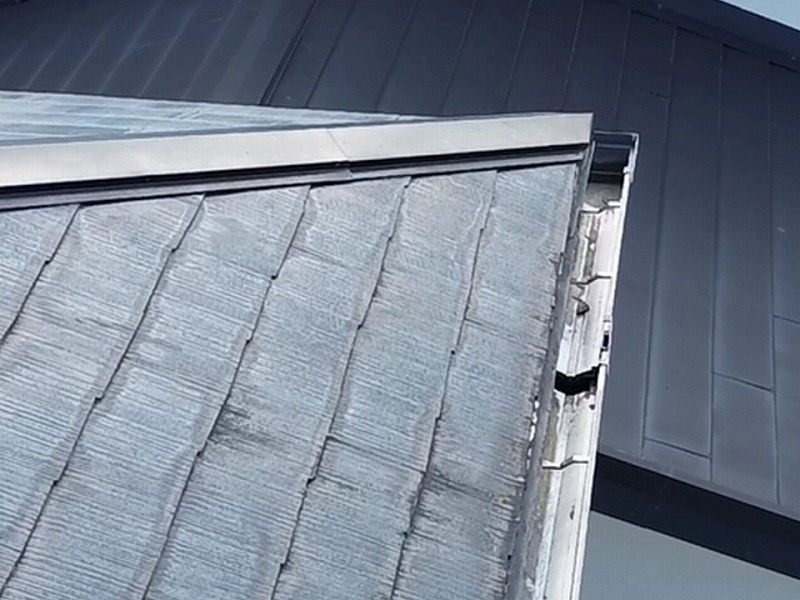 劣化が進行したスレート瓦