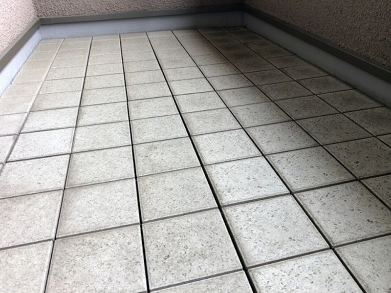 ベランダのFRP防水の調査