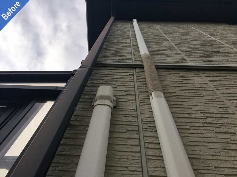 外壁塗装前の難付着サイディングと樋とスリムダクト