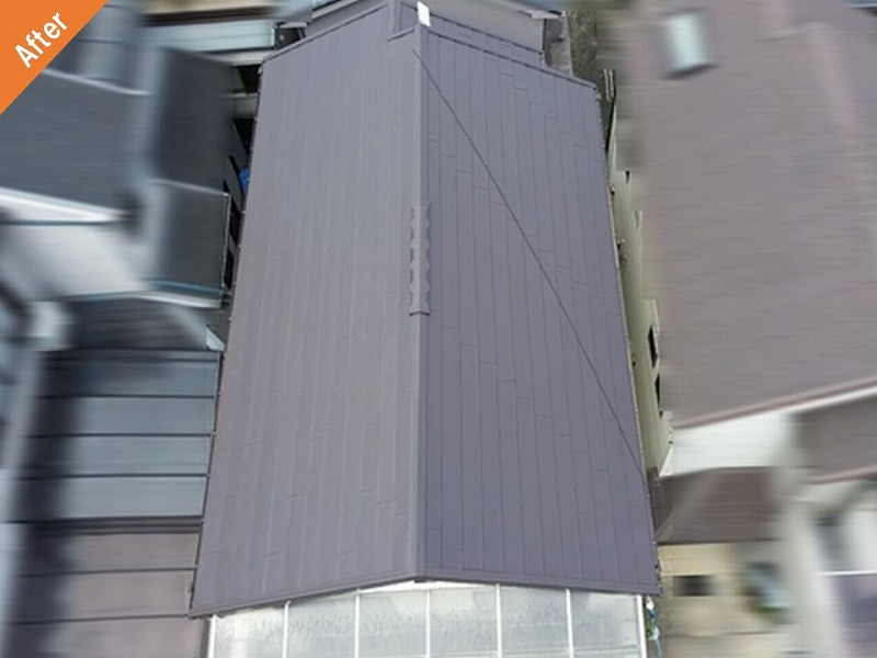 屋根カバー工法後のガルバリウム鋼板の金属屋根