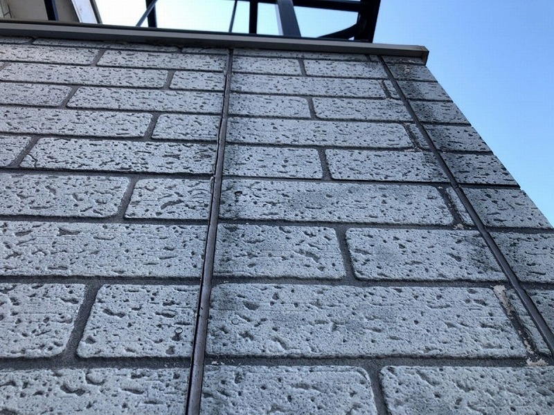 目地廻りの雨染み