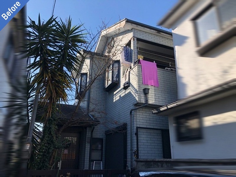外壁塗装前の築25年の戸建て住宅