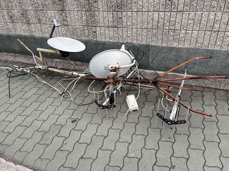 撤去した古いアンテナ