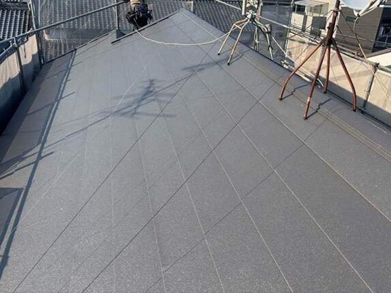 スーパーガルテクトによる屋根カバー工法完了