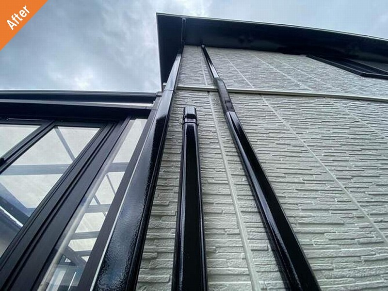 外壁塗装後の難付着サイディングと樋とスリムダクト