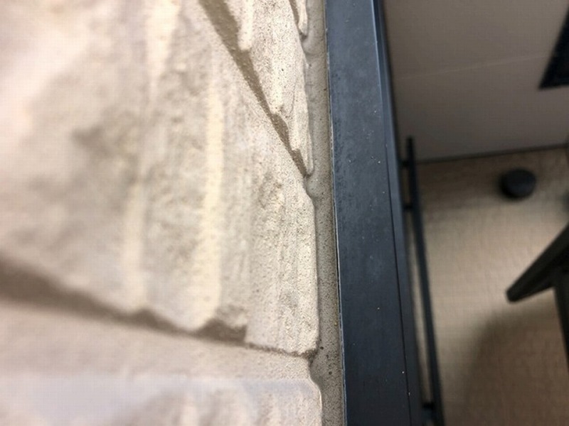 サッシ廻りのコーキング