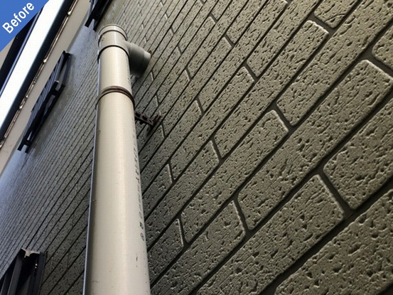 外壁塗装前の窯業系サイディングと雨樋