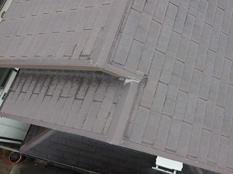 欠けがあるスレート瓦