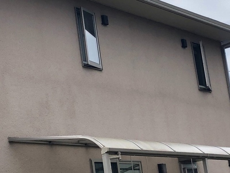 シーサンドコート仕上げの外壁の雨染みや汚れ