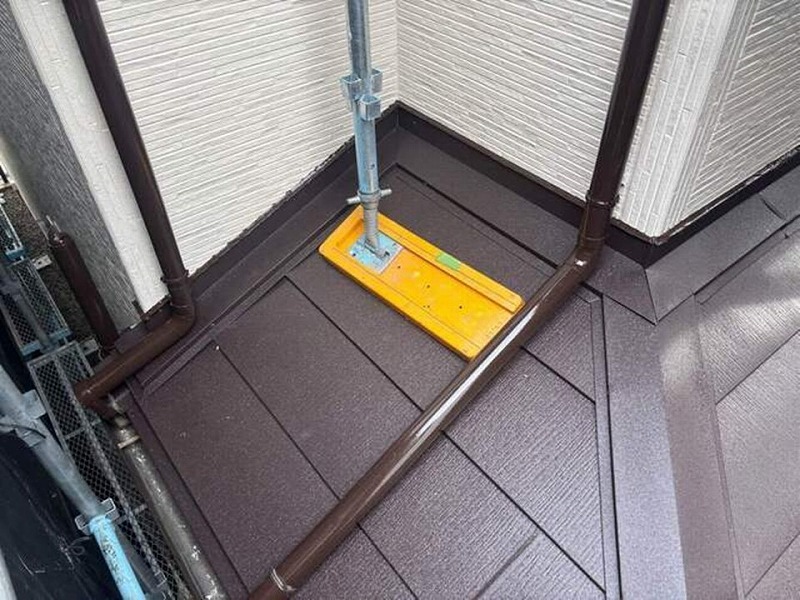 屋根カバー工法後の下屋根