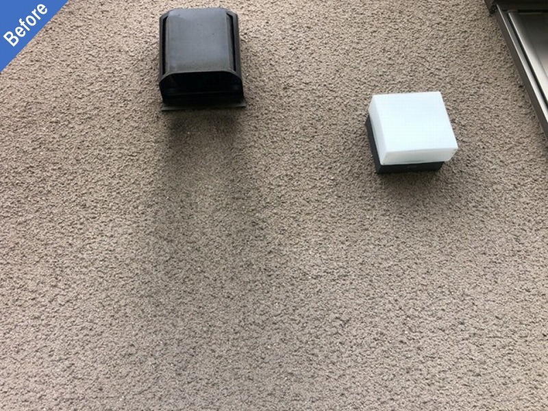 雨染みのあるモルタル外壁