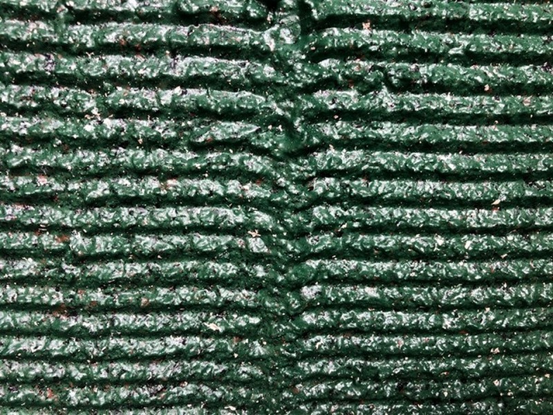 多彩模様塗料仕上げの外壁（42-30Hと模様はAZE-308）