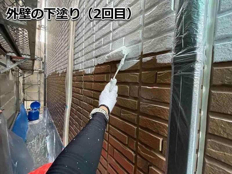 外壁の下塗り(2回目)