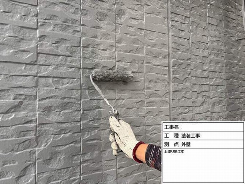 外壁の上塗り