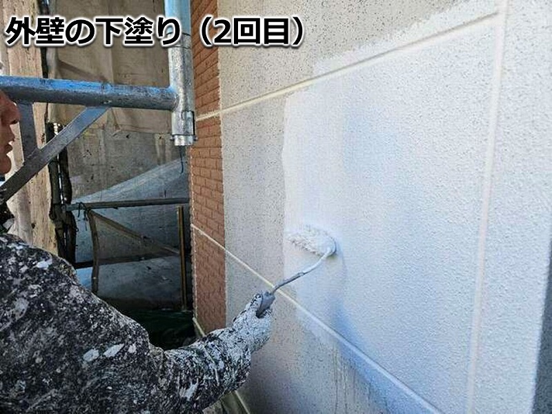 外壁下塗り（2回目）