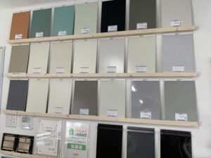 実際の色の見本の板