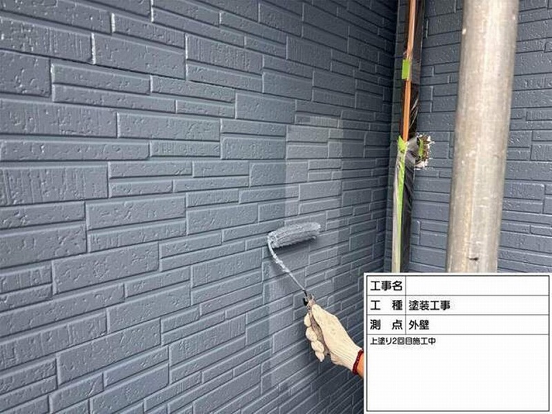 外壁の上塗り