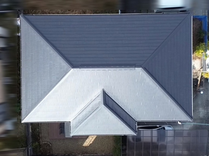 屋根カバー工法後の屋根全景
