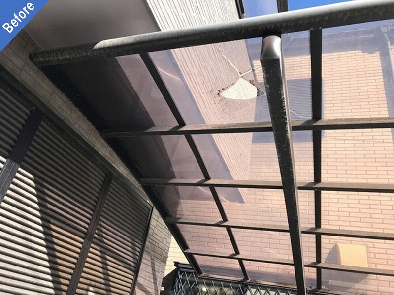 塗装工事前のカーポートと雨戸